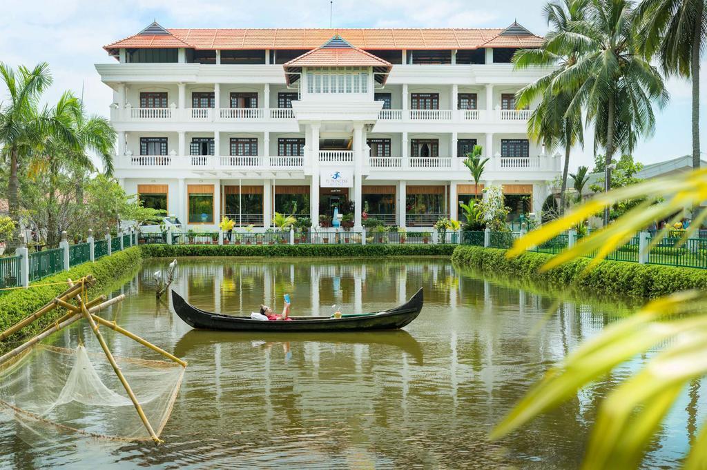 Hotel Rustic Leisures Llp Kochi Exterior foto